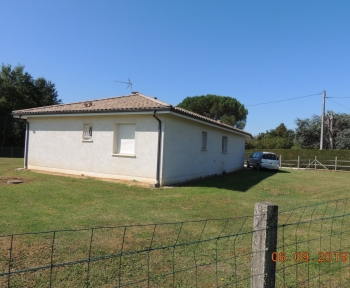 Location Maison 4 pièces Ayzieu (32800)